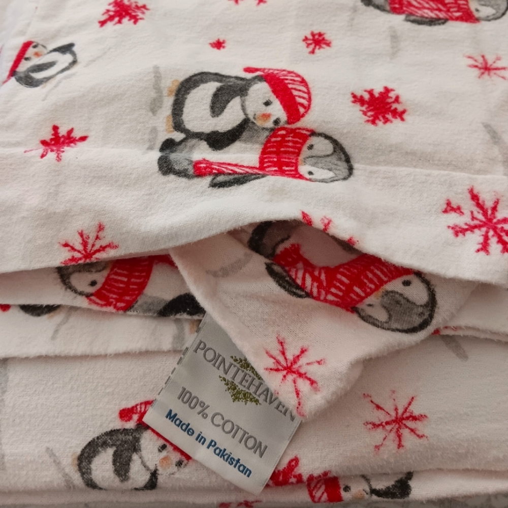 Pointehaven penguin duvet and 2 shams
